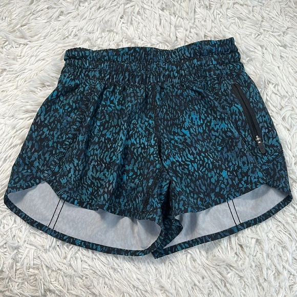 Lululemon Tracker Short V *4" Illuminate Multi Black / Black - Picture 1 of 6